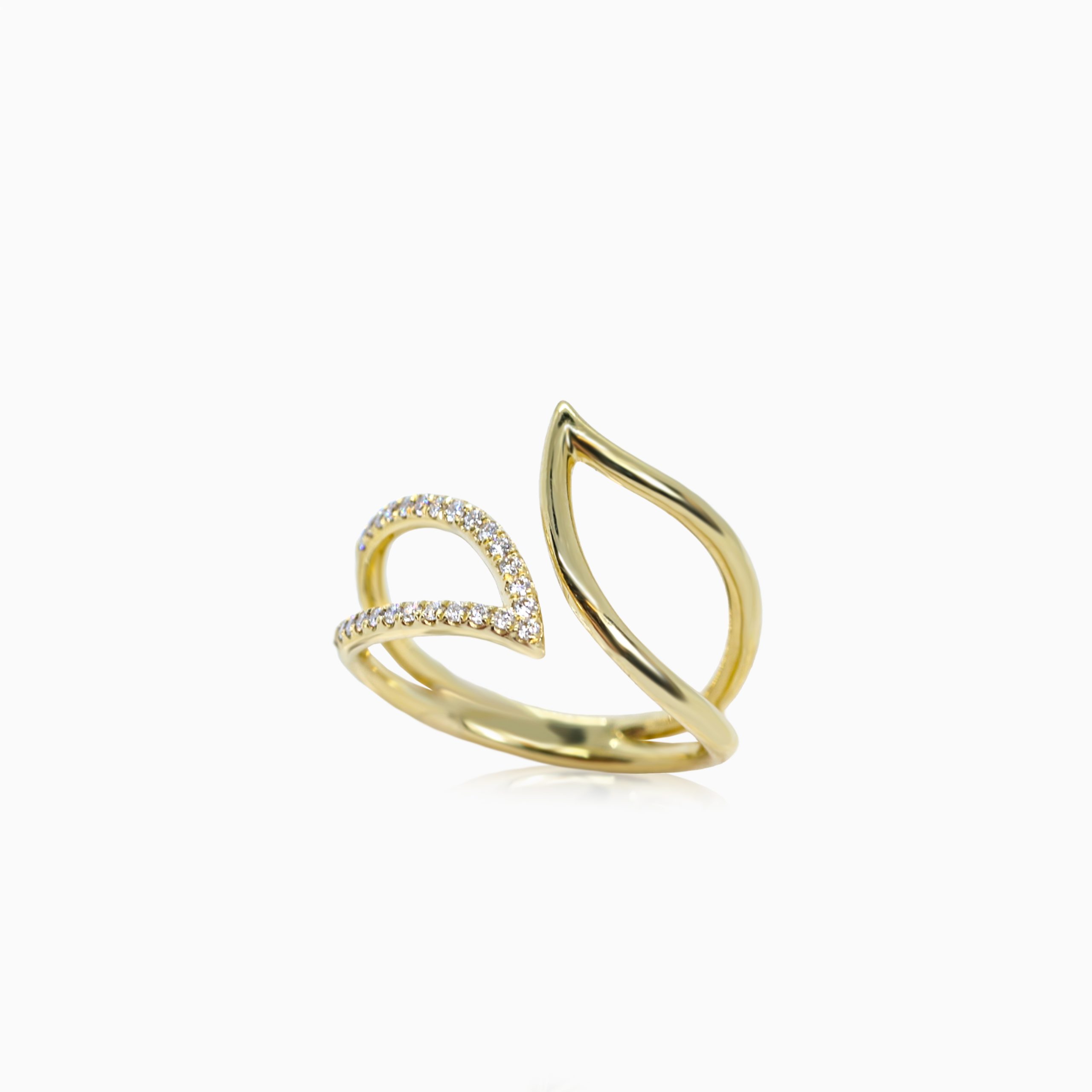 Gold Leaf Ring with Diamonds – 7040